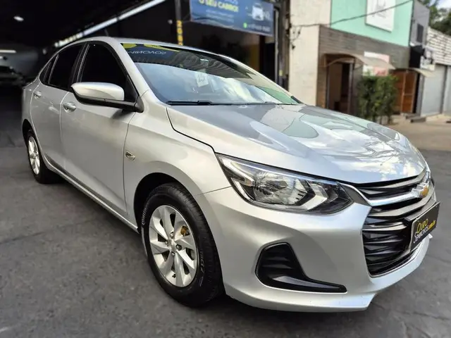 Carro Chevrolet Onix Plus 2023 LT 1.0