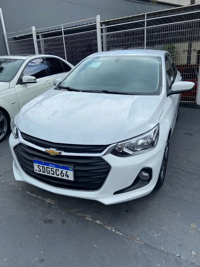 Carro Chevrolet Onix Plus 2024 LT 1.0