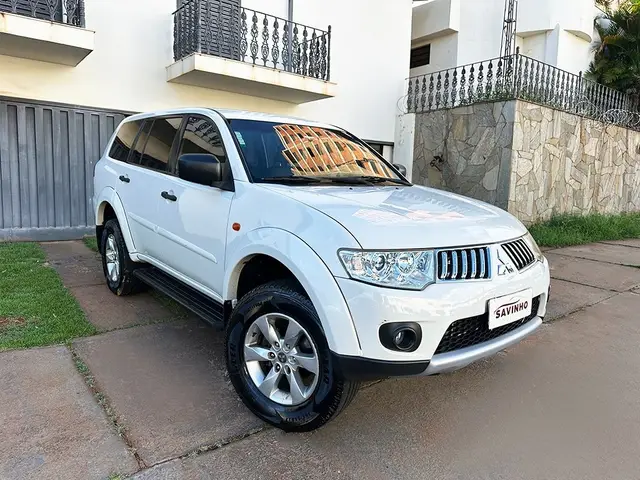 Carro Mitsubishi Pajero Dakar 2013 3.2 4WD (Aut)