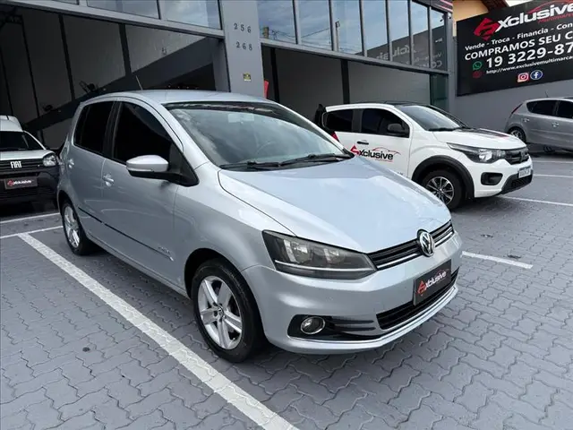 Carro Volkswagen SpaceFox 2016 1.6 16V MSI Highline (Flex)