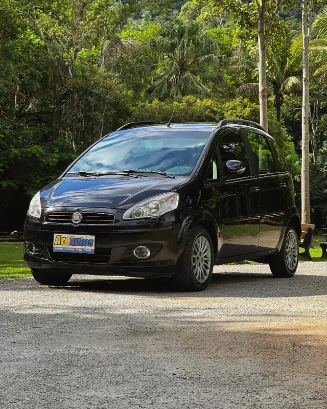 Carro Fiat Idea 2012 Attractive 1.4 8V (Flex)