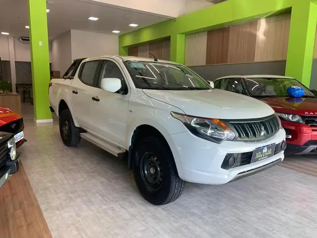 Carro Mitsubishi L200 2022 Triton GL 2.4