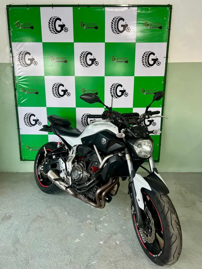 Yamaha MT-07 (STD)