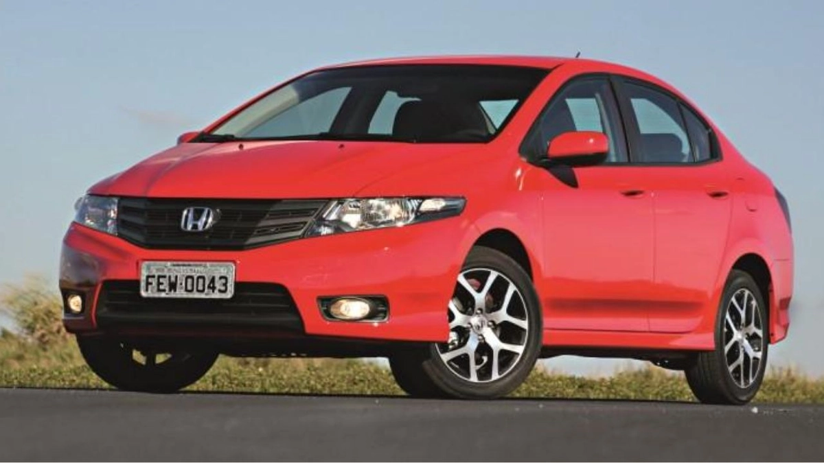Sedan tinha visual esportivado, mas motor 1.5 não empolgava e conteúdo era enxuto