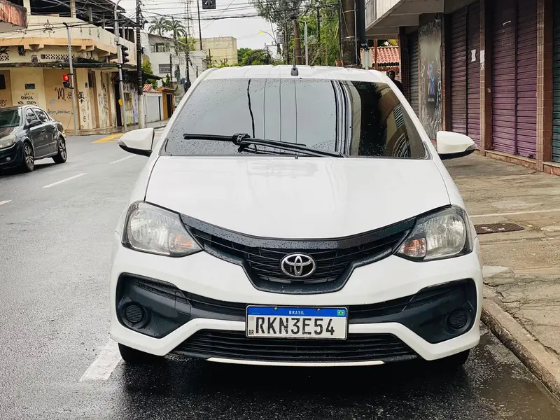 Toyota Etios Sedan X Plus 1.5 (Flex)