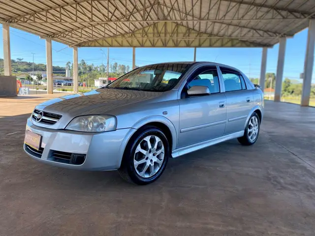 Carro Chevrolet Astra Hatch 2011 Advantage 2.0 (Flex)