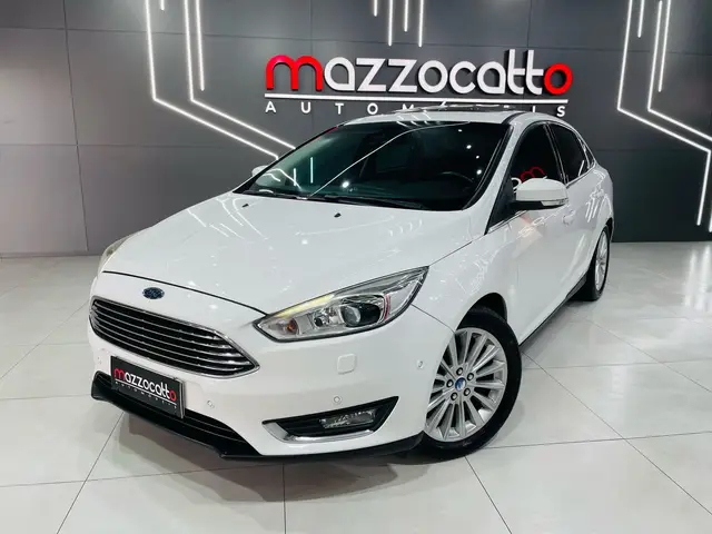 Carro Ford Focus Hatch 2016 Titanium Plus 2.0 PowerShift