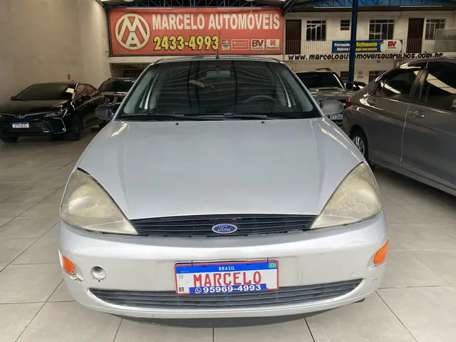Carro Ford Focus Hatch 2003 1.8 16V