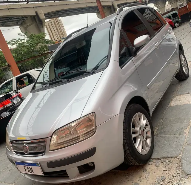 Carro Fiat Idea 2010 ELX 1.4 (Flex)
