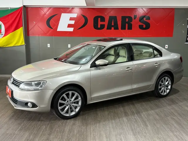 Carro Volkswagen Jetta 2014 2.0 Comfortline Tiptronic (Flex)