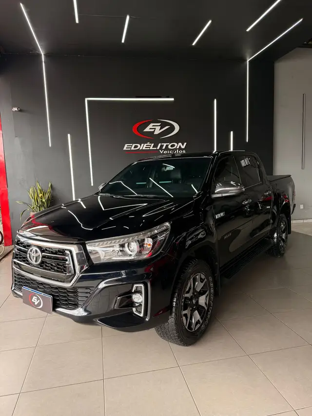 Carro Toyota Hilux Cabine Dupla 2019 Hilux 2.8 TDI CD SRX 50th 4x4 (Aut)