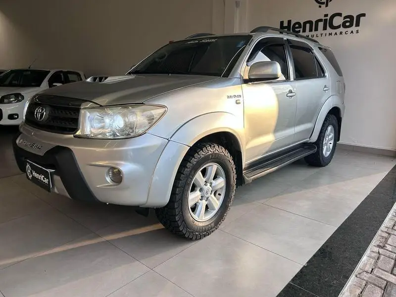 Toyota Hilux SW4 SRV 4x4 3.0 Turbo (aut)