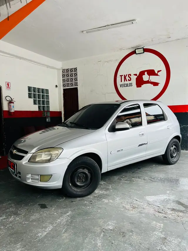 Carro Chevrolet Celta 2013 LT 1.0 (Flex)