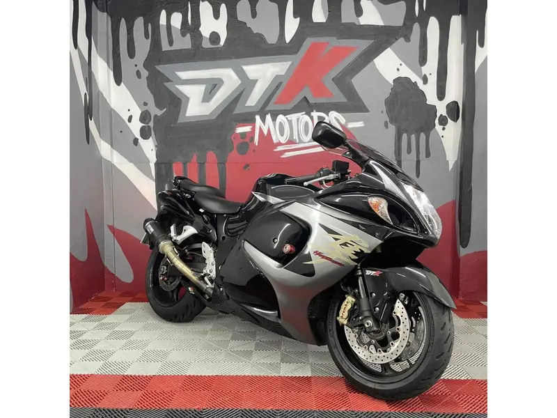 Suzuki Hayabusa Gsx R 1300 ()