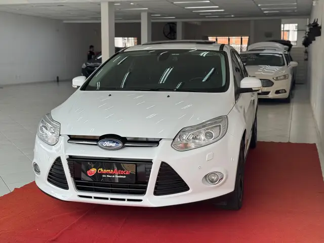 Carro Ford Focus Hatch 2015 Titanium Plus 2.0 16V PowerShift