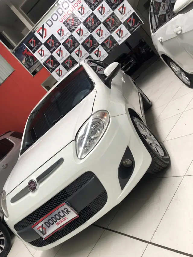 Carro Fiat Palio 2015 Essence 1.6 16V (Flex)