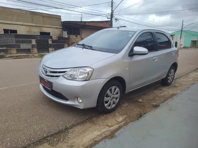 Carro Toyota Etios 2016 XS 1.5 (Flex)