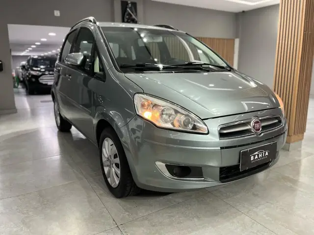 Carro Fiat Idea 2015 Attractive 1.4 8V (Flex)