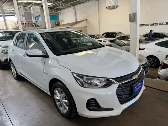 Carro Chevrolet Onix 2023 LT 1.0