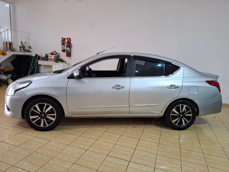 Versa 1.6 16V Unique CVT (Flex)