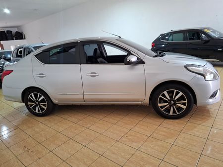 Versa 1.6 16V Unique CVT (Flex)