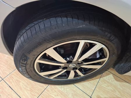 Versa 1.6 16V Unique CVT (Flex)