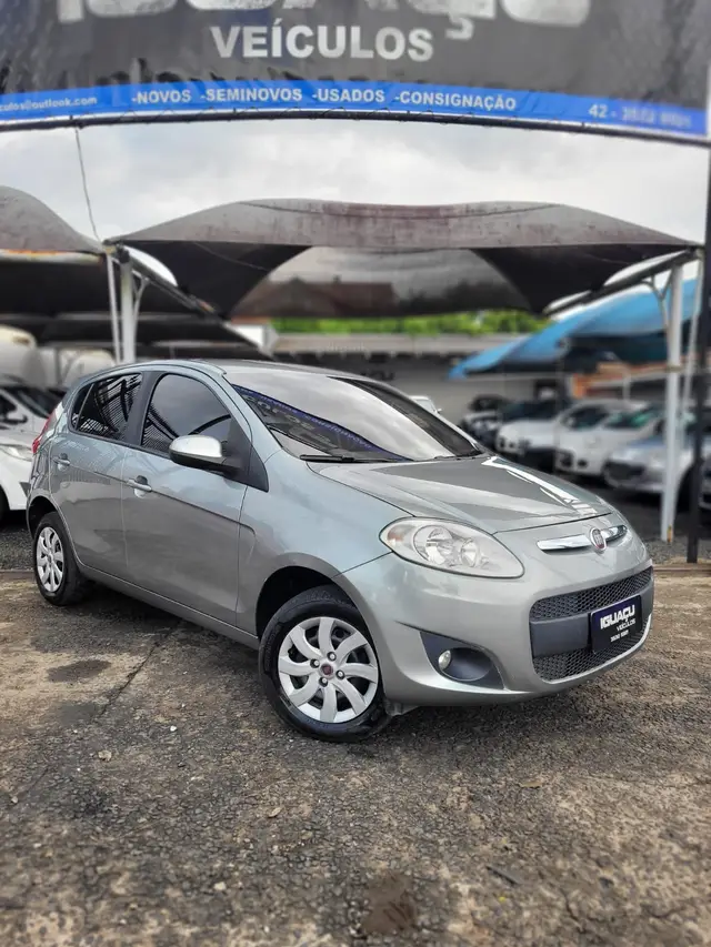 Carro Fiat Palio 2014 Attractive 1.0 8V (Flex)