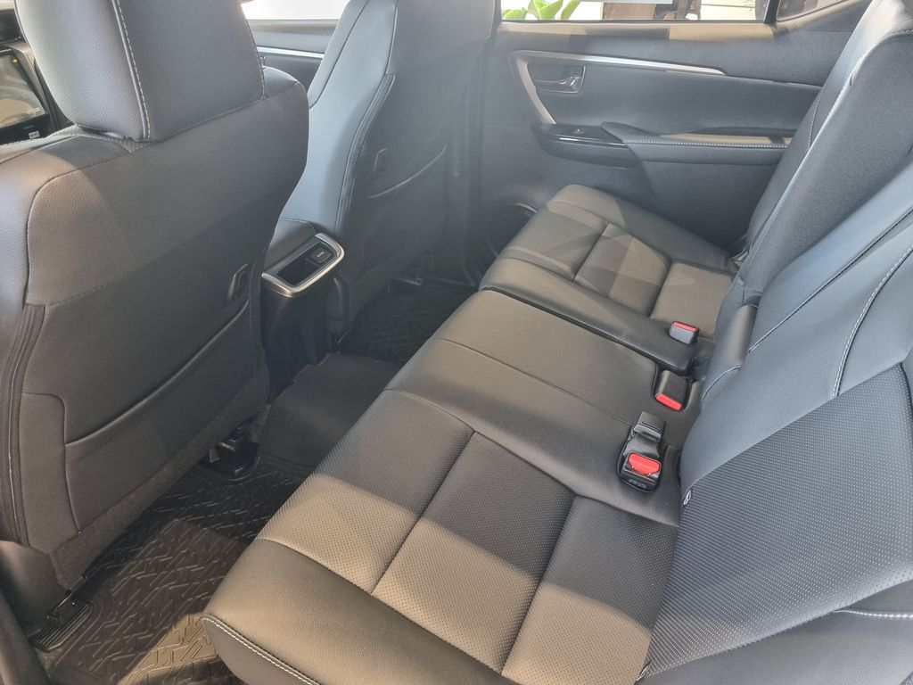 SW4 SRX Platinum 2.8 Turbodiesel 4x4 (Aut.) (7 Lugares)