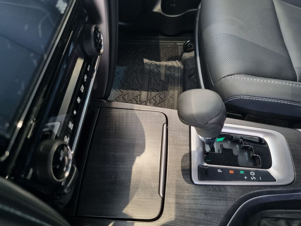 SW4 SRX Platinum 2.8 Turbodiesel 4x4 (Aut.) (7 Lugares)