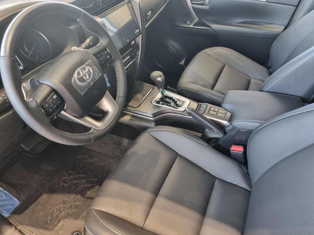 SW4 SRX Platinum 2.8 Turbodiesel 4x4 (Aut.) (7 Lugares)