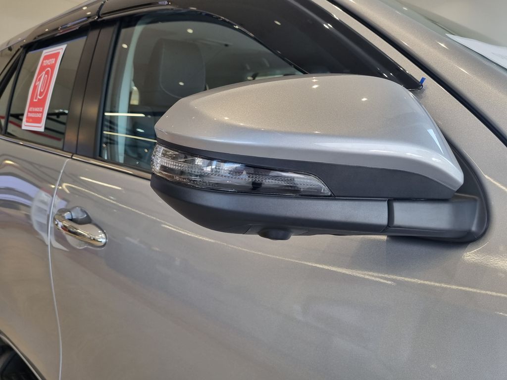SW4 SRX Platinum 2.8 Turbodiesel 4x4 (Aut.) (7 Lugares)