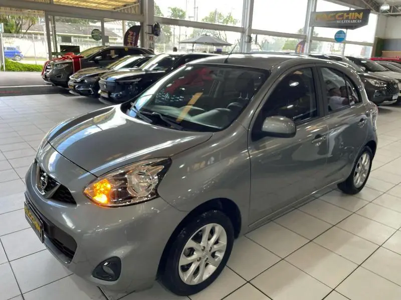 Nissan March 1.0 12V SV (Flex)