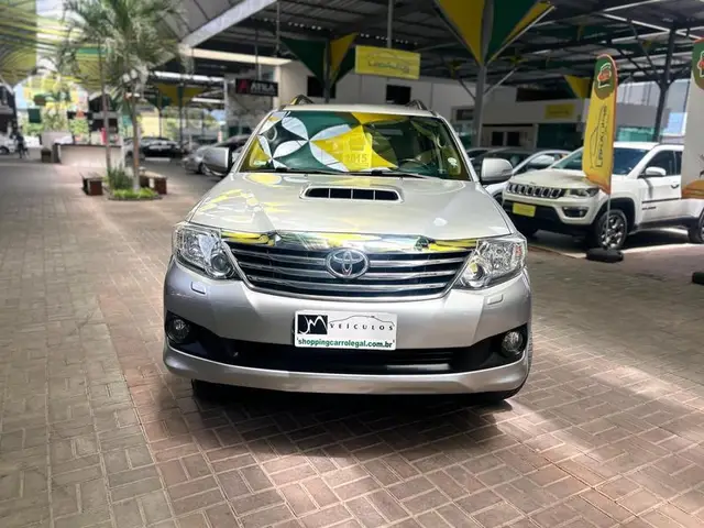 Carro Toyota Hilux SW4 2015 SRV 4x4 3.0 Turbo  (aut)