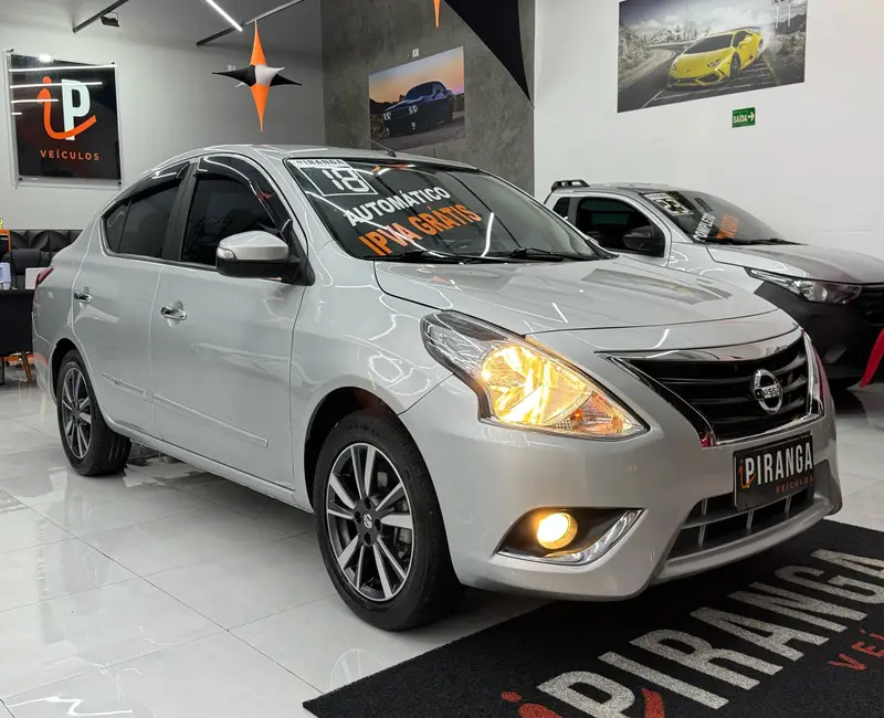 Nissan Versa 1.6 16V Unique CVT (Flex)