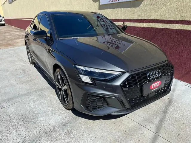 Carro Audi A3 Sportback 2022 Perf. Black 2.0 S-tron.(Híb.)