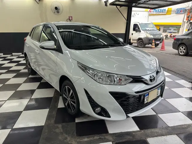 Carro Toyota Yaris 2022 1.5 XLS Connect CVT (Flex)