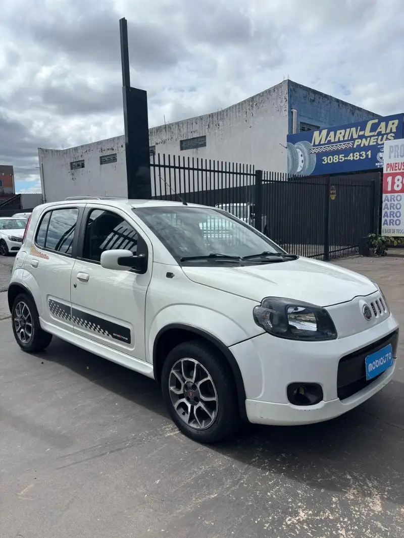 Fiat Uno Sporting 1.4 Interlagos 8V (Flex) 4p