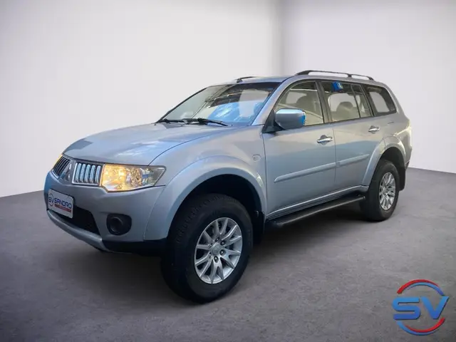 Carro Mitsubishi Pajero Dakar 2010 3.2 16V (aut.)