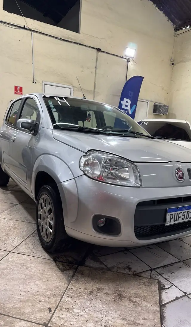 Carro Fiat Uno 2014 Vivace College 1.0 8V (Flex) 4p
