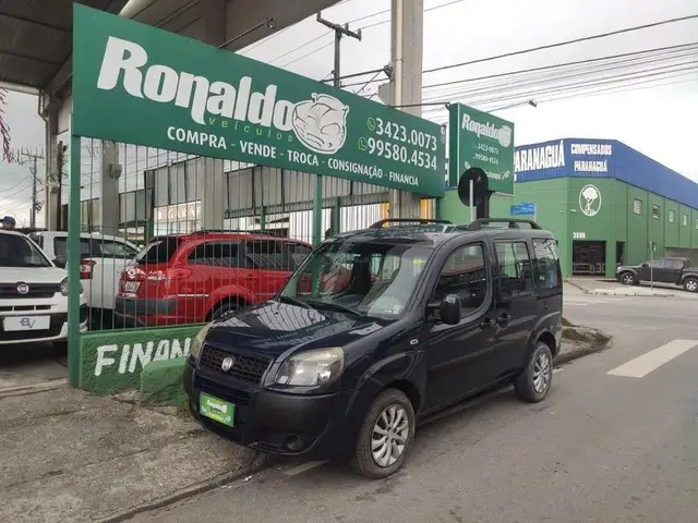 Carro Fiat Doblò 2013 Essence 1.8 16V (Flex)