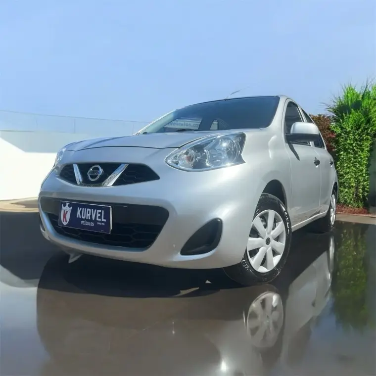 Nissan March 1.6 16V S (Flex)