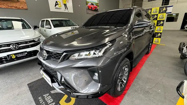 Carro Toyota Hilux SW4 2024 SRX Plat. 4x4 2.8 TB Diesel Automatico.