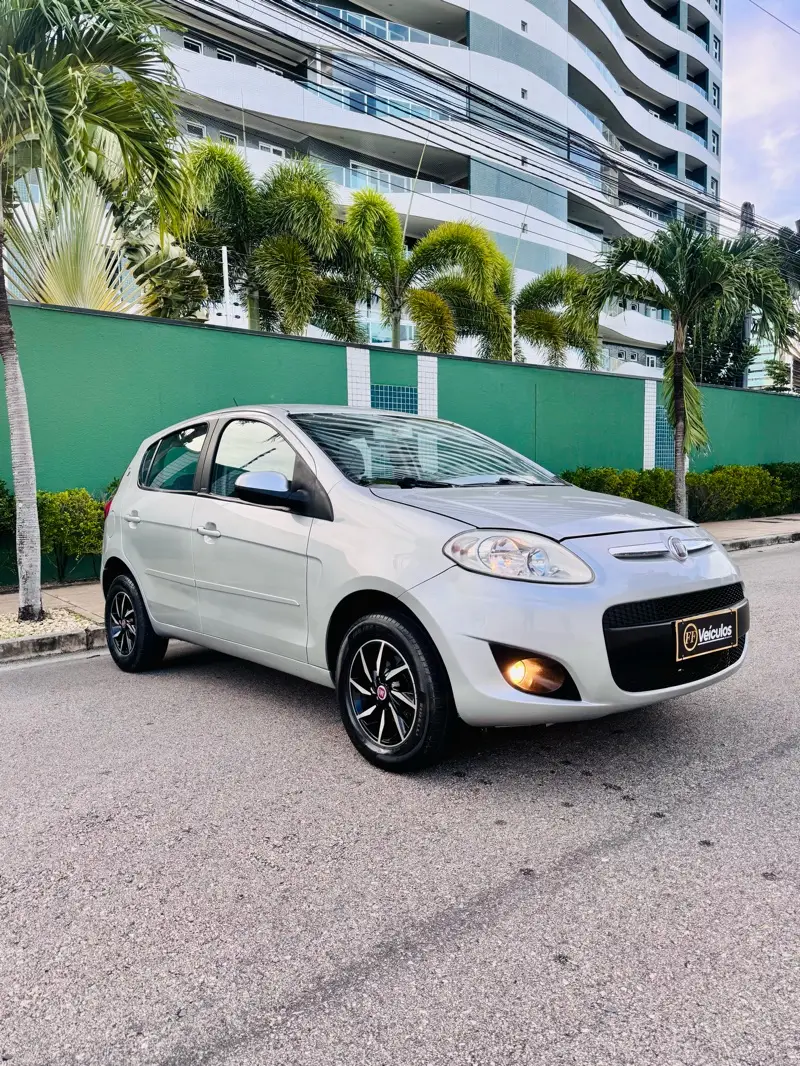 Fiat Palio Attractive 1.4 8V (Flex)