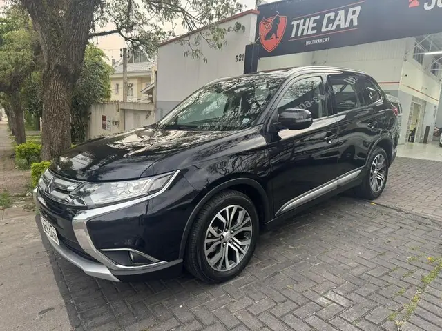 Carro Mitsubishi Outlander 2017 2.2 DI-D Mid 4WD