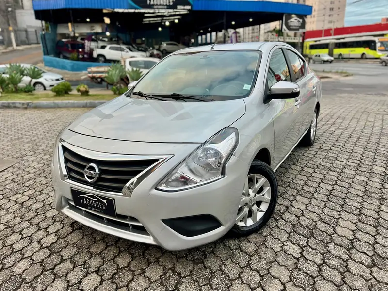 Nissan Versa 1.6 16V SV FlexStart CVT (Flex)