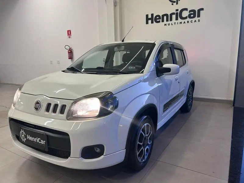 Fiat Uno Sporting 1.4 8V (Flex) 4p