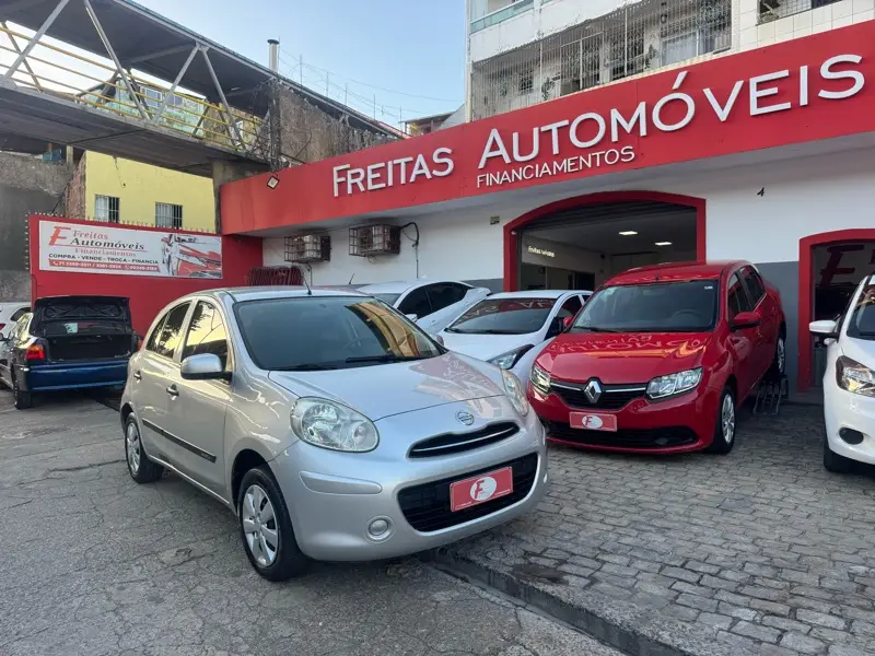 Nissan March 1.0 16V S (Flex)