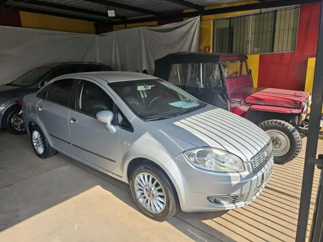 Carro Fiat Linea 2009 Absolute 1.9 16V Dualogic (Flex)