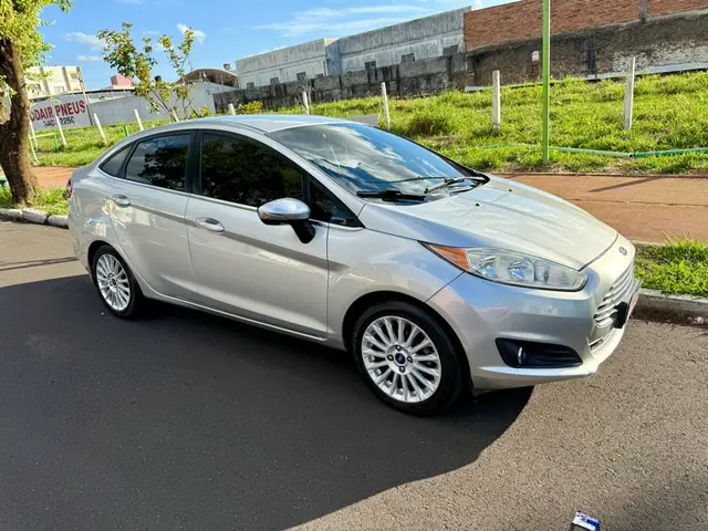 Carro Ford New Fiesta Sedan 2014 1.6 Titanium PowerShift (Flex)