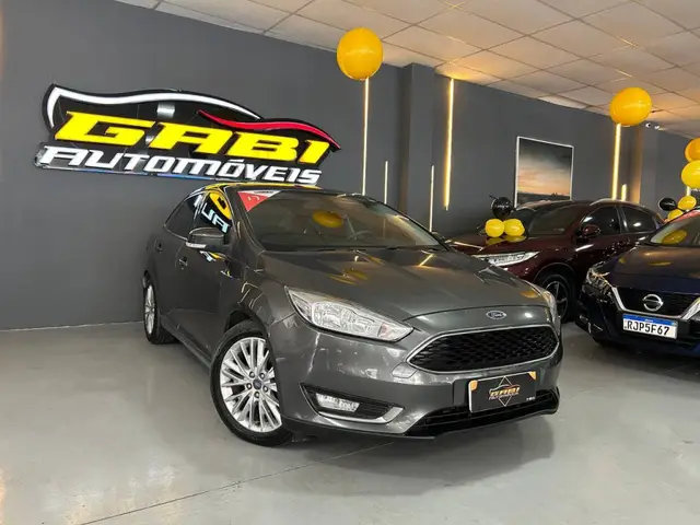 Carro Ford Focus Hatch 2017 SE Plus 2.0 PowerShift